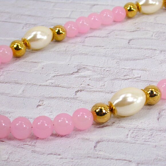 Pink glass and white pearl bead necklace mixed with gold beads 20" - Picture 6 of 12